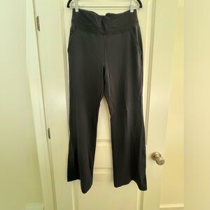 Athleta Venice pant.  Very comfortable, dress up or down.